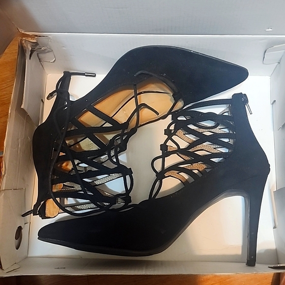 Material Girl Shoes - Picture 2 of 8